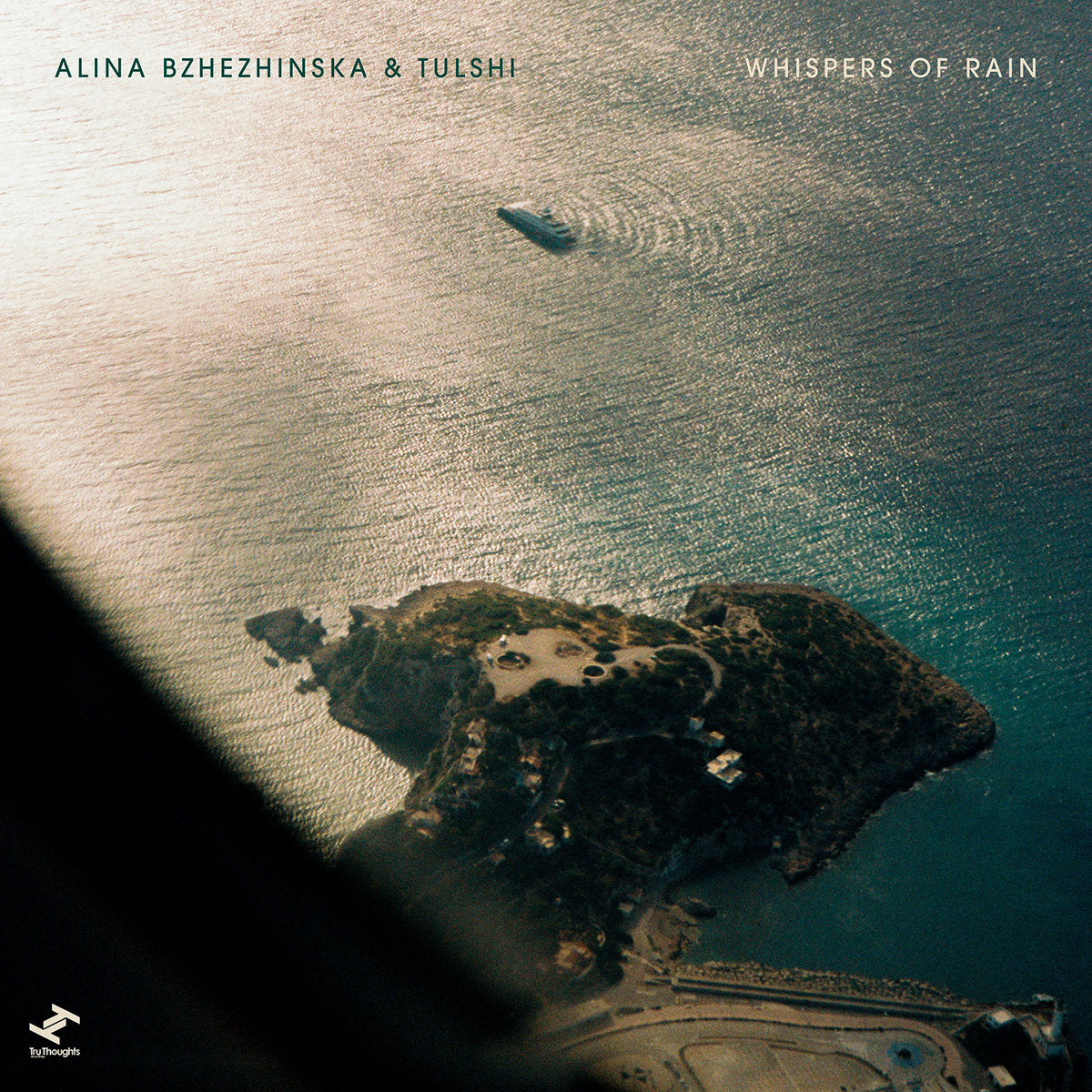 Alina Bzhezhinska & Tulshi || Whispers of Rain
